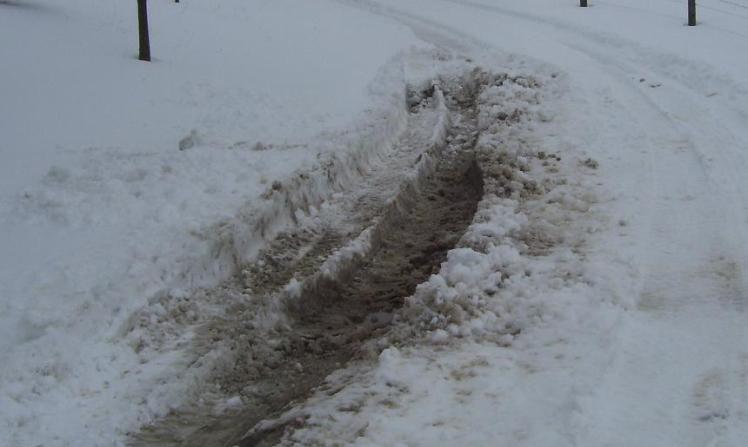 drive-snowy-rut_February