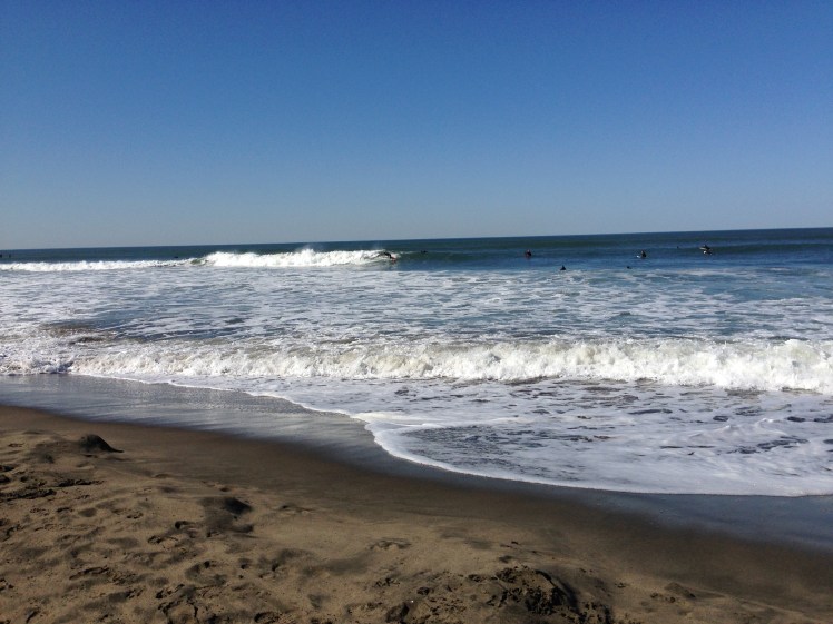 spending the morning watching the surfers. and wishing i was in there with them!